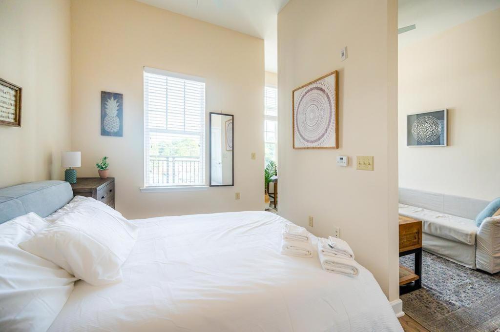 Urban Studio W Balcony Gym Apartment Charlotte Exterior photo